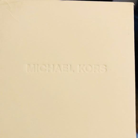 Michael Kors Smart Watch - Picture 2 of 4